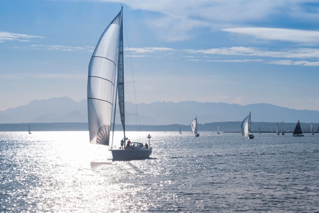 Sailing into Legend: The Thrilling Chicago Yacht Club Race to Mackinac
